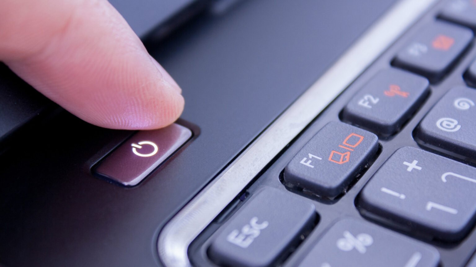 Why you should avoid holding down your PC's power button