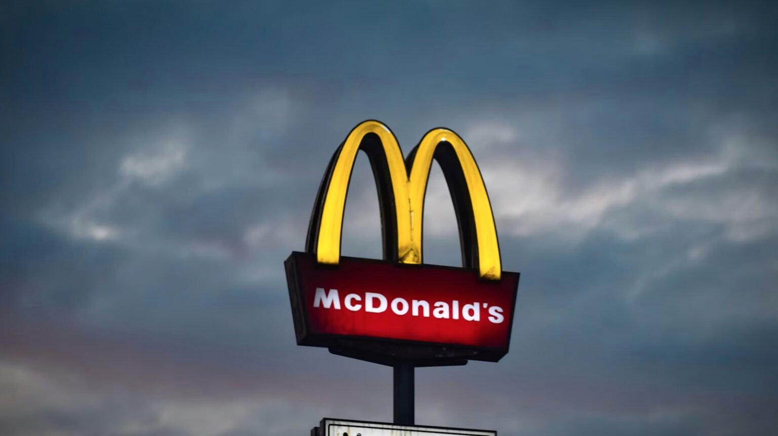 McDonald's is reportedly using AI to "dynamically" price its burgers