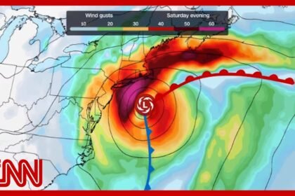 Nor'easter storm strengthens as it zeroes in on Atlantic shores