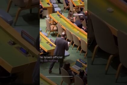 Israeli official takes notes after UN walkout against Netanyahu | AJ #shorts