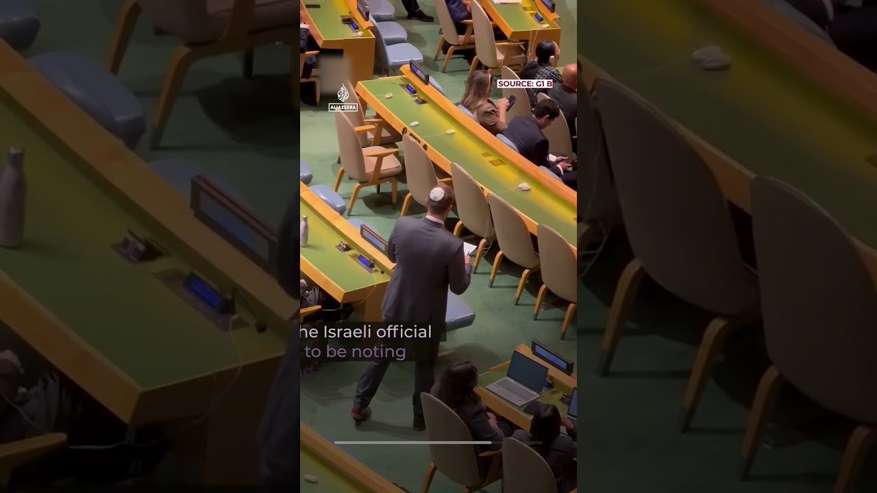 Israeli official takes notes after UN walkout against Netanyahu | AJ #shorts