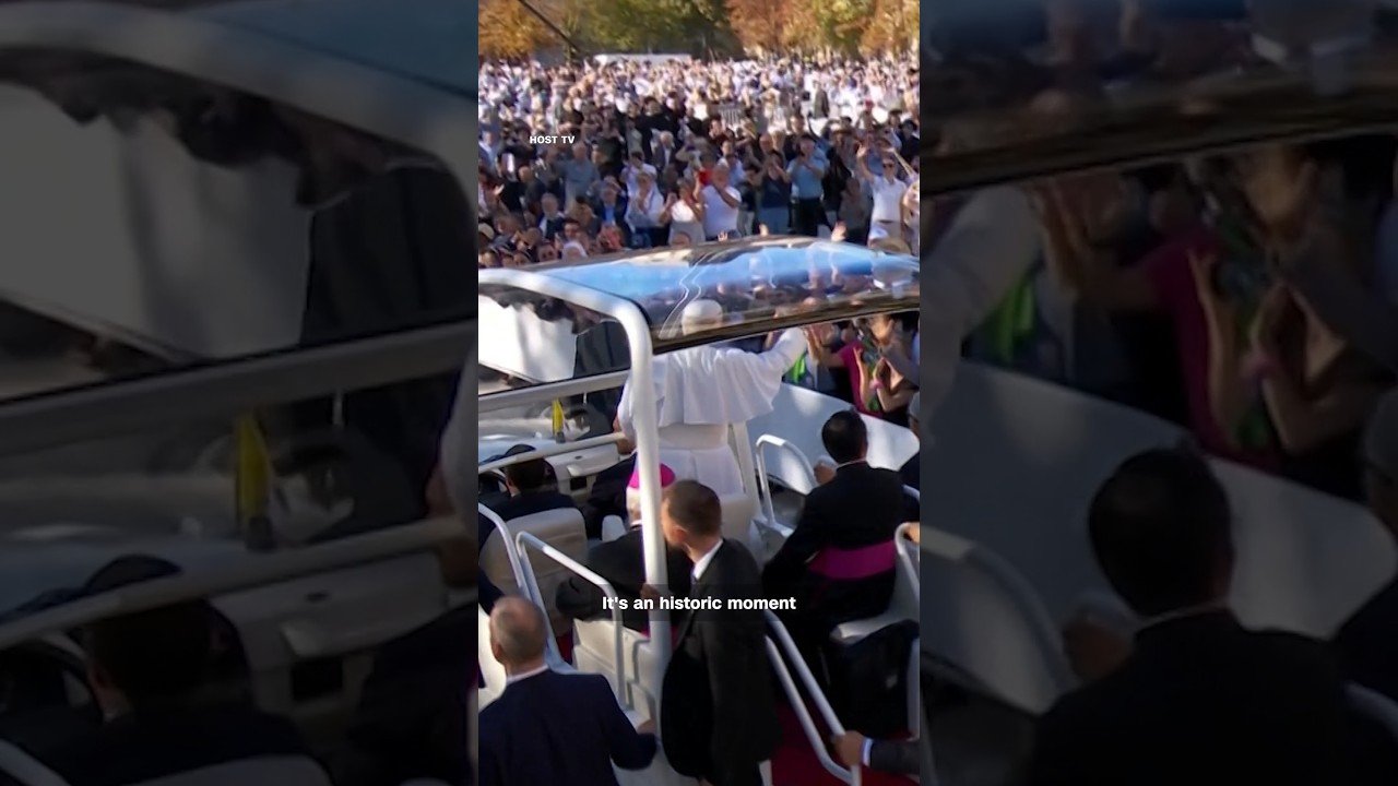 Pope Leo venerates relic miraculously saved from Notre Dame fire