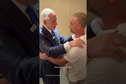 Netanyahu meets Flydubai passenger who helped subdue pilot in stabbing attack