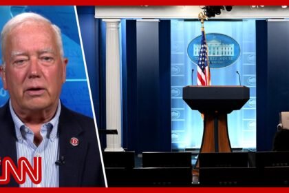 Trump 'is his own worst enemy': Ex-judge previews WH media ban hearing