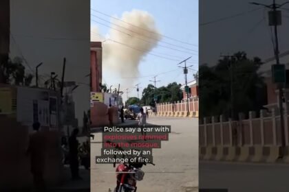 Deadly blast hits mosque at Pakistan police complex