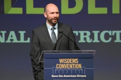 Democratic doctors, nurses aim to flip Congress seats with a focus on healthcare