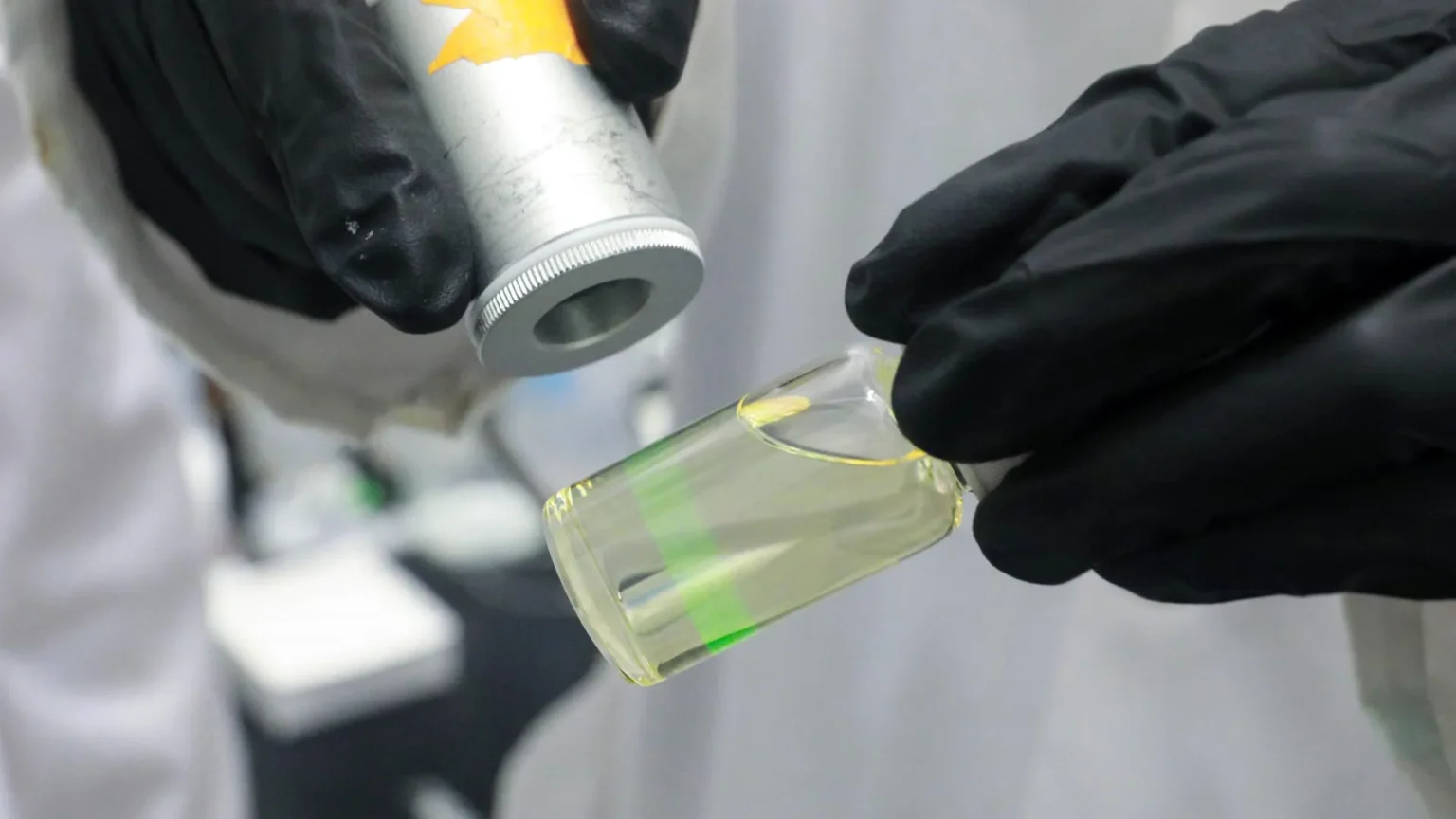 New nanoparticles make hidden chemical differences light up