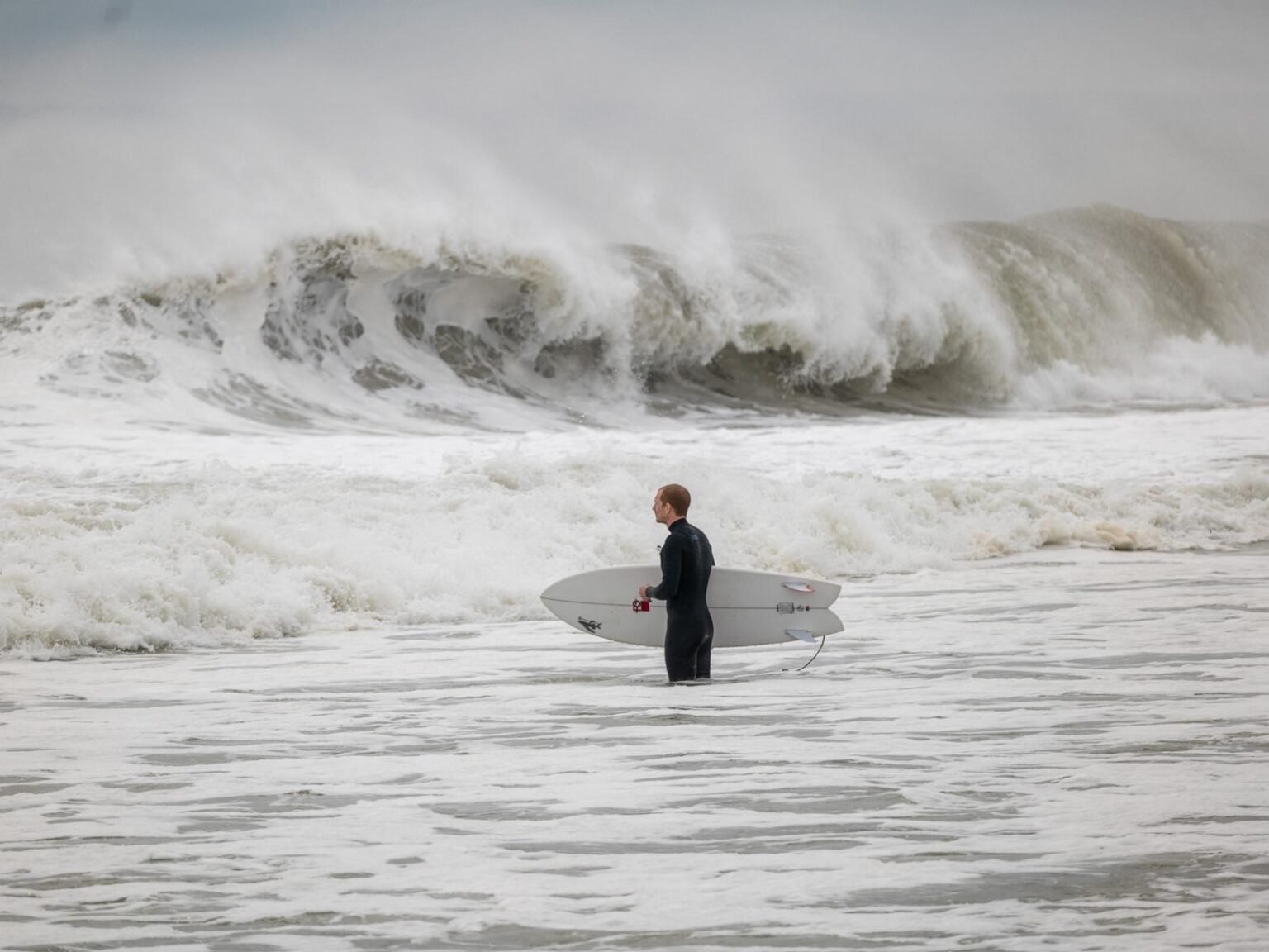 Nor'easter brings strong winds, coastal flooding and high waves to East Coast