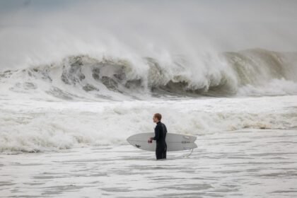Nor'easter brings strong winds, coastal flooding and high waves to East Coast