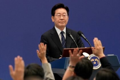South Korea says US-North Korea talks possible, rules out Hormuz deployment
