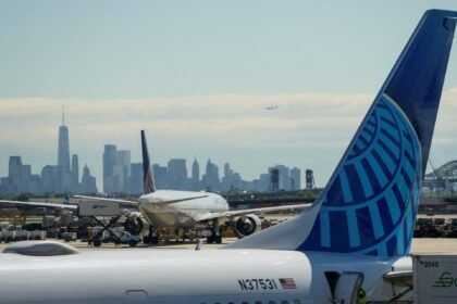 FAA halts flights to major US East Coast airports amid outage