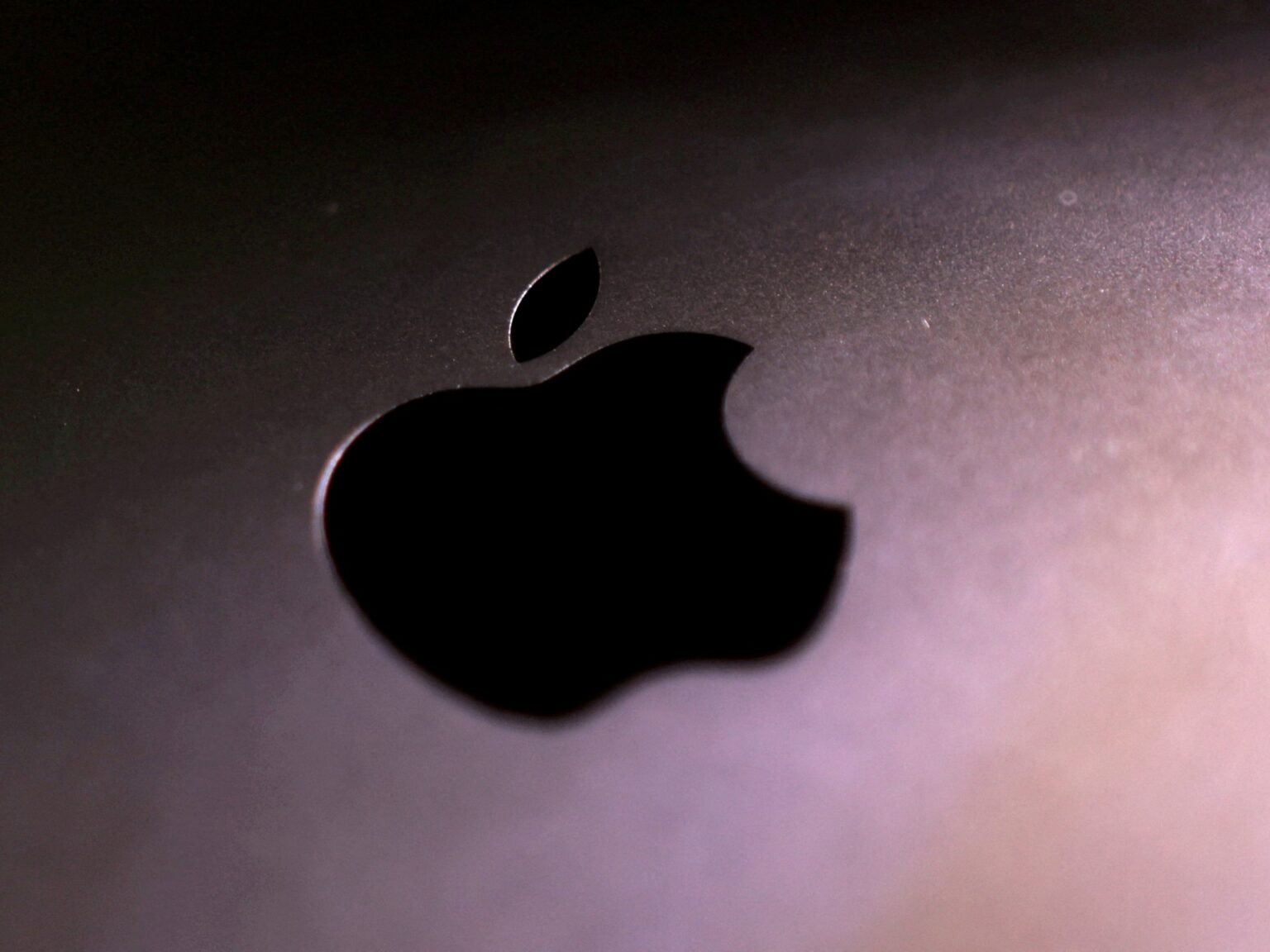 Apple ordered to pay $5.7bn in patent infringement case