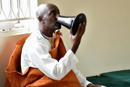 Journalist ascends to throne in Uganda kingdom after succession dispute
