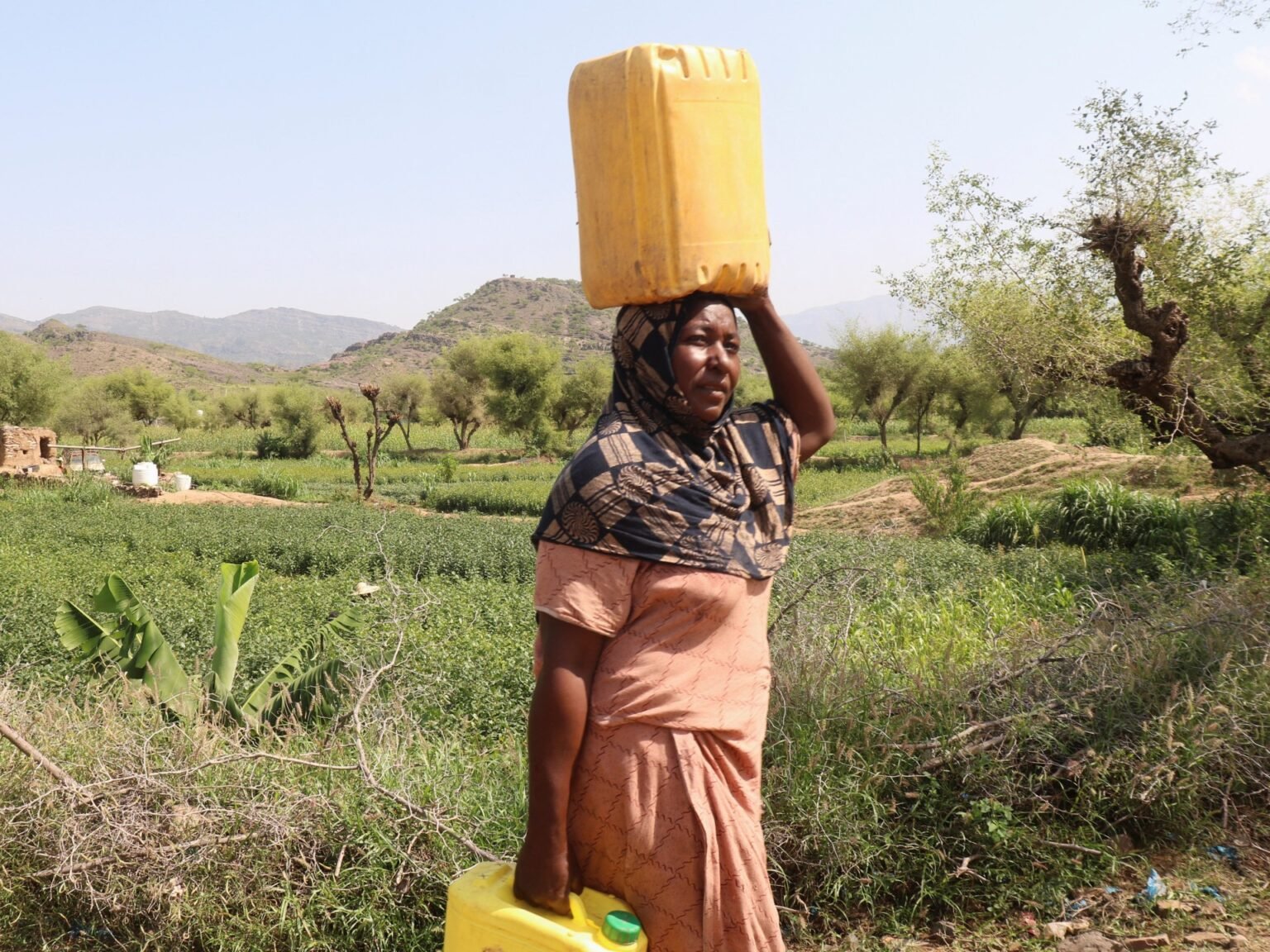 Yemen’s war disrupts roads and ports, deepening humanitarian crisis
