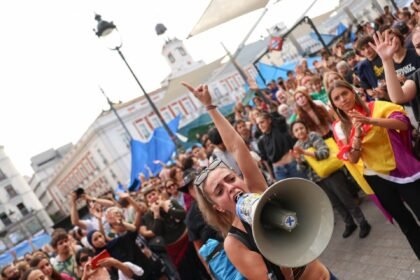 Spain protests: Evicted 87-year-old woman to return to Madrid home