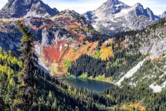 Hiker falls over 800 feet to his death after another found dead on same mountain
