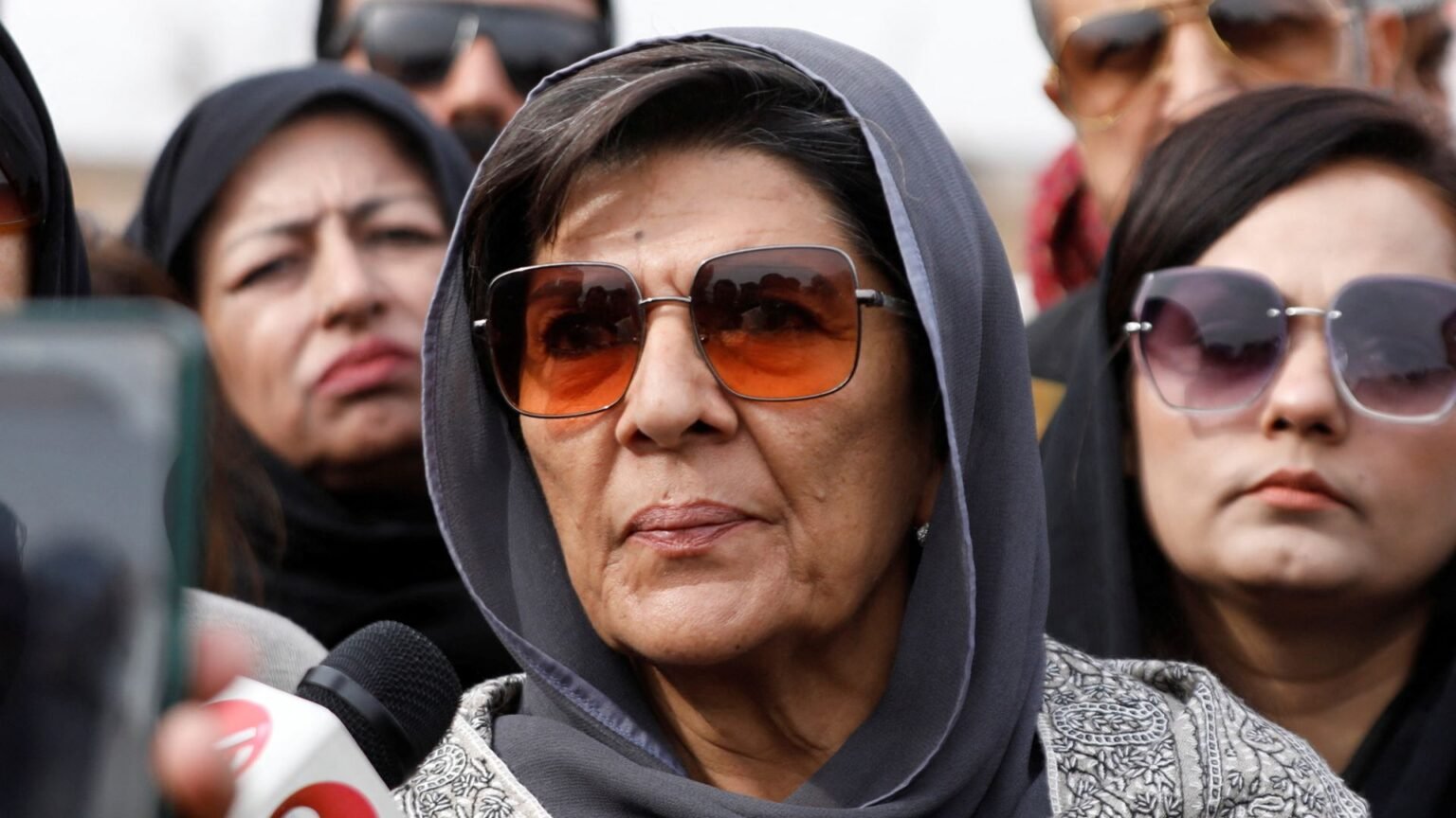 Police arrest Pakistan ex-PM Imran Khan's sister ahead of march