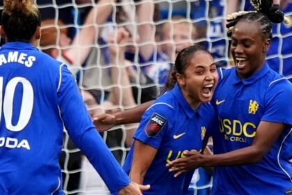 Thompson strike seals Chelsea win to end Arsenal's unbeaten run