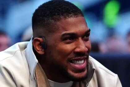 Nelson: AJ could be in 'world of trouble' against Fury