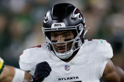 Packers booed in Falcons loss as Robinson dazzles