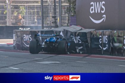 Albon slams into the wall and brings out safety car