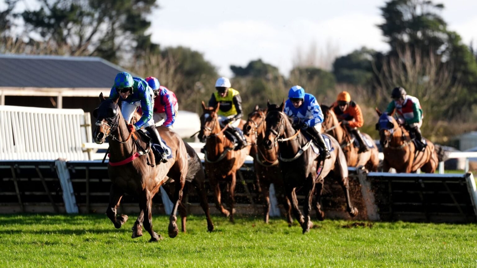 Virtual Rock looks to follow up at Fontwell