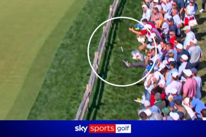 'Somebody KICKED it?!' - Conners' approach shot is volleyed back into play by a fan!