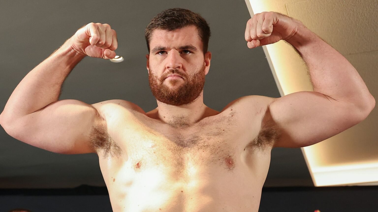 Fisher outweighs rival as Pirotton issues knockout threat