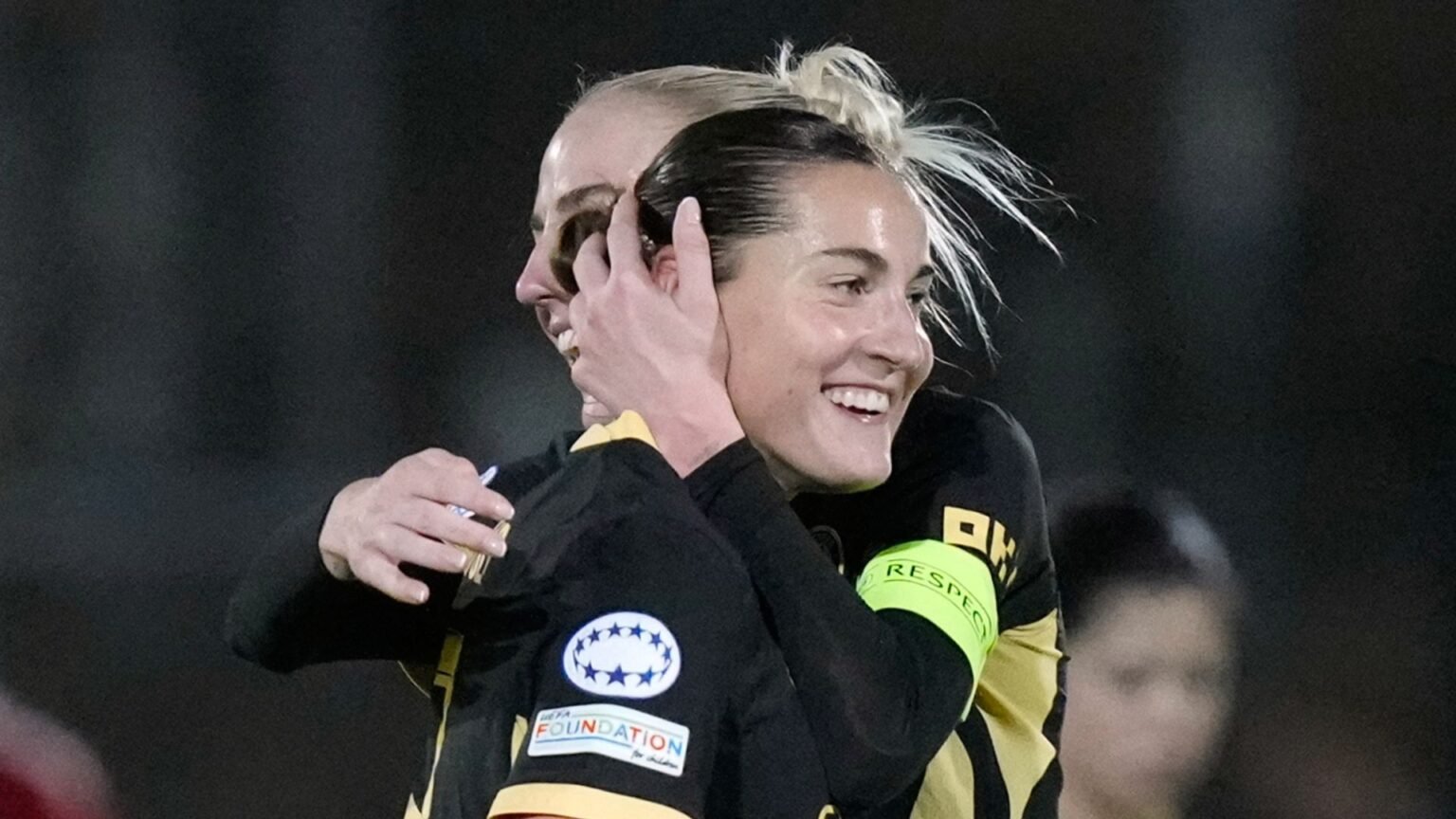 Man City fight back from two down to draw at Bayern in WCL