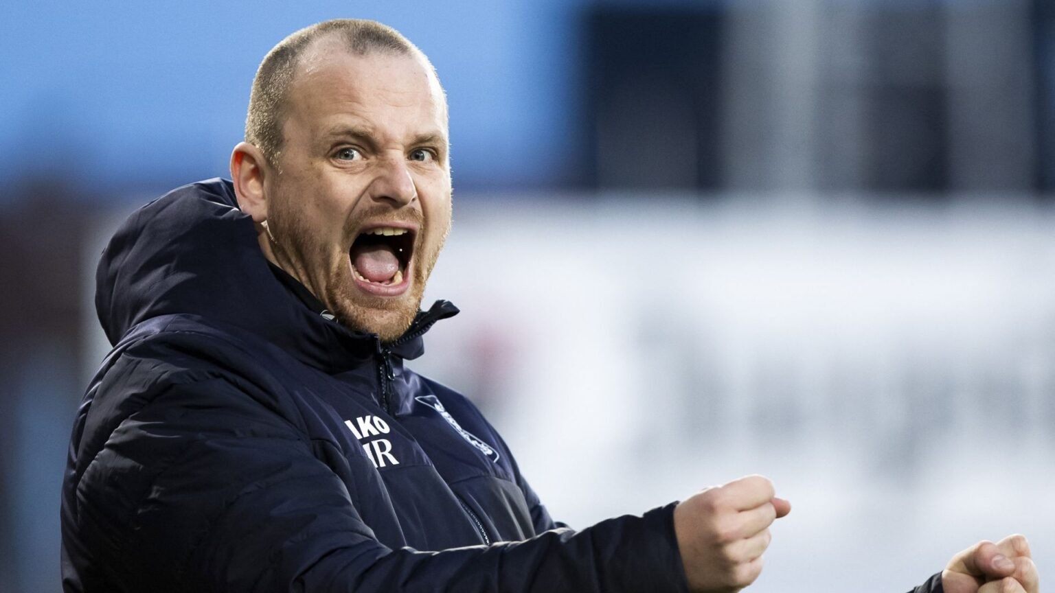 Hibs appoint 35-year-old Reedijk as new boss