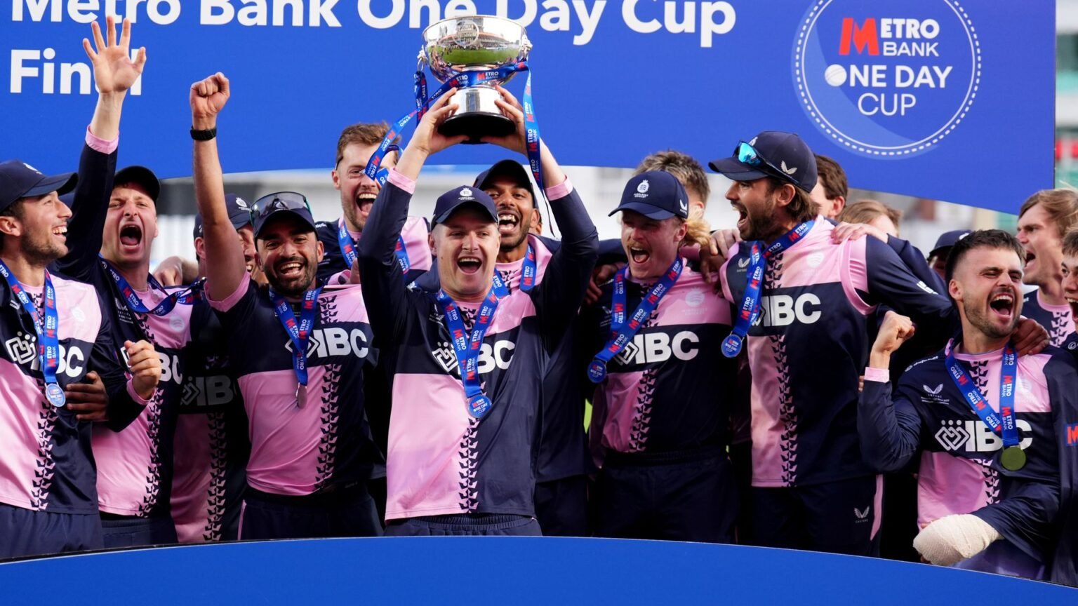 Middlesex beat Leicestershire to end 36-year List A trophy wait