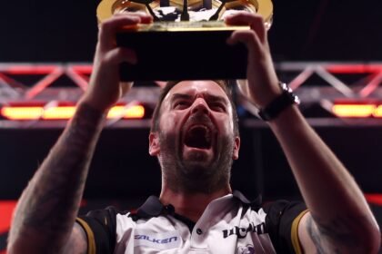 Smith thrashes Price to win World Series after Littler's shock exit