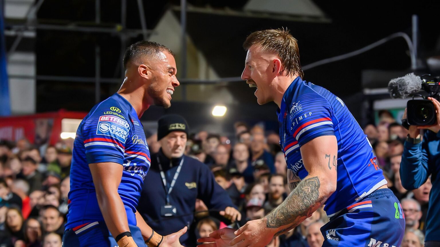 Wakefield through to first Super League semi-final with win over Leigh