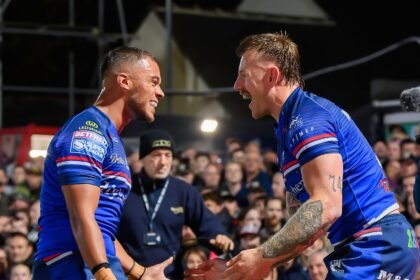 Wakefield through to first Super League semi-final with win over Leigh