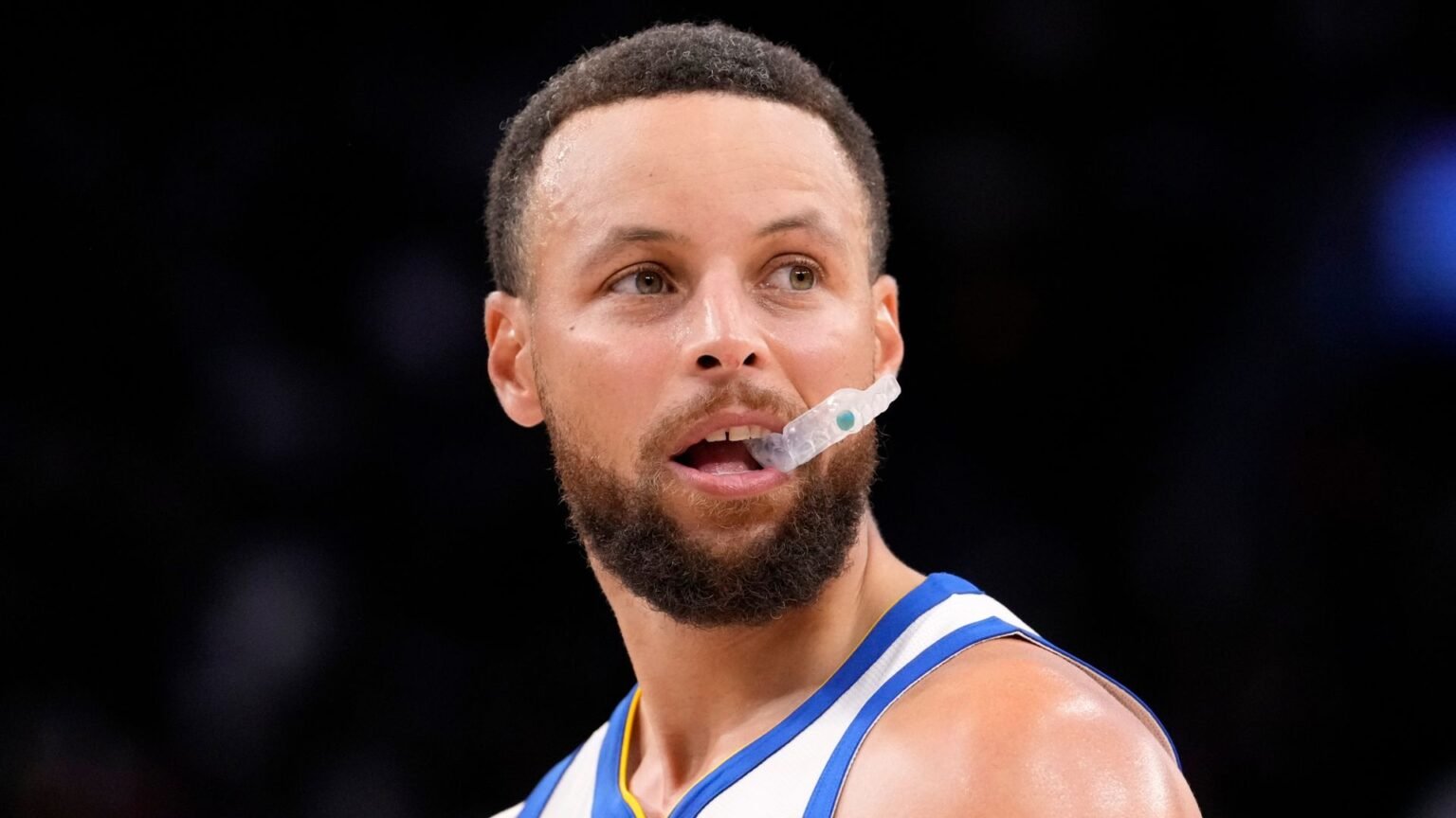 Curry agrees two-year $116m contract extension with Warriors