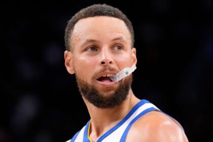 Curry agrees two-year $116m contract extension with Warriors