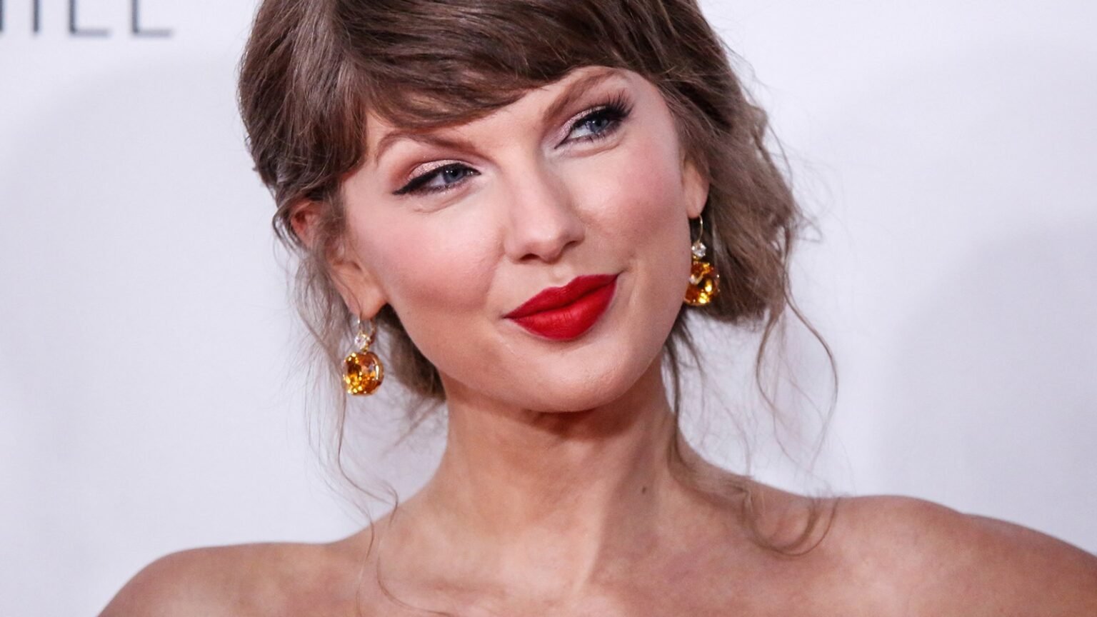Taylor Swift Unveils ‘The Life of a Showgirl: The Encore’ Deluxe