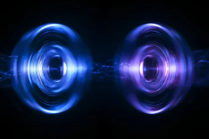 Distant time crystals can somehow fall into the same rhythm