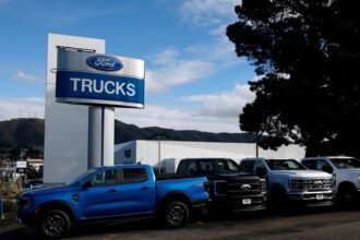 Trump administration rolls back fuel economy standards for automakers