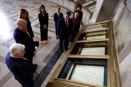 Potential Taiwan tension sparked 'last minute' change in Trump-Xi National Archives visit