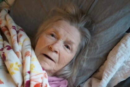 Drugs are widely used to sedate dementia patients. Her sons wanted to keep her off them