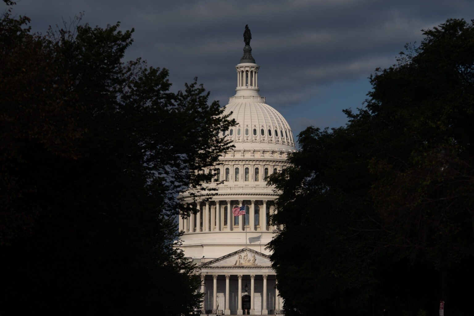 As Congress confronts AI, Senate lawmakers are shut off from its most advanced tools