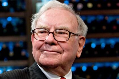 Warren Buffett stepping aside as Berkshire Hathaway chairman