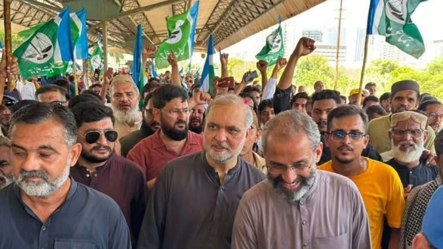 Protesters march on Islamabad over soaring fuel prices