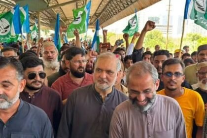 Protesters march on Islamabad over soaring fuel prices
