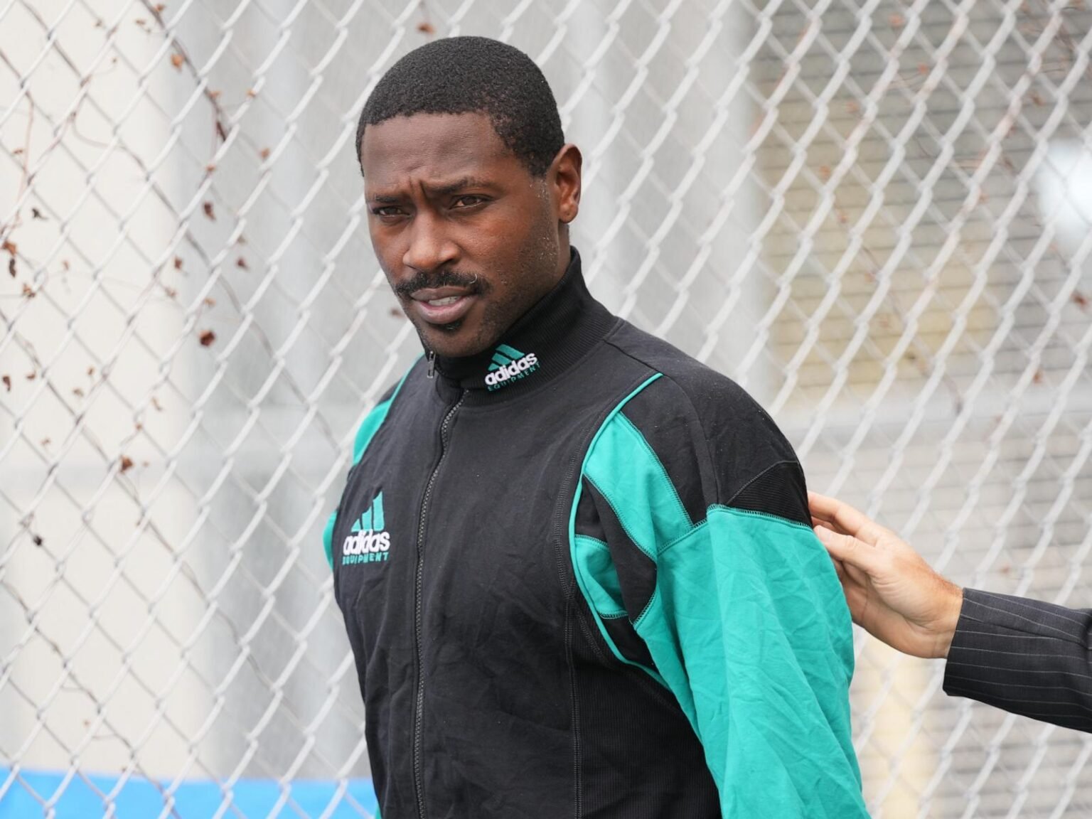 Ex-NFL star Antonio Brown to accept plea deal on attempted murder charge, lawyer says