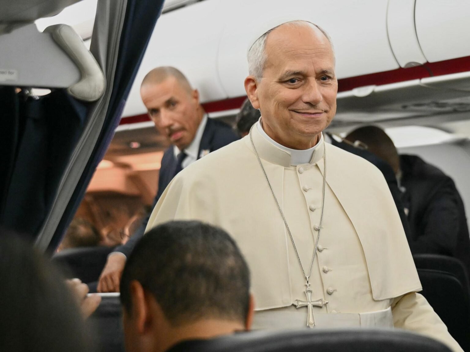 White Sox receive letter from Pope Leo XIV on playoff opener