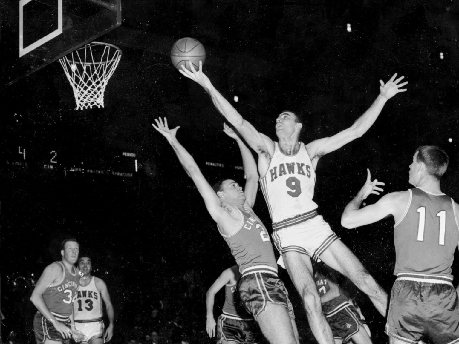 Bob Pettit, imposing Hawks great and first NBA MVP, dies at 93