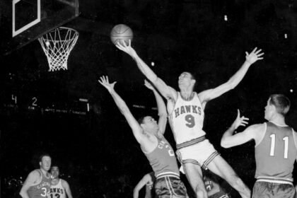 Bob Pettit, imposing Hawks great and first NBA MVP, dies at 93