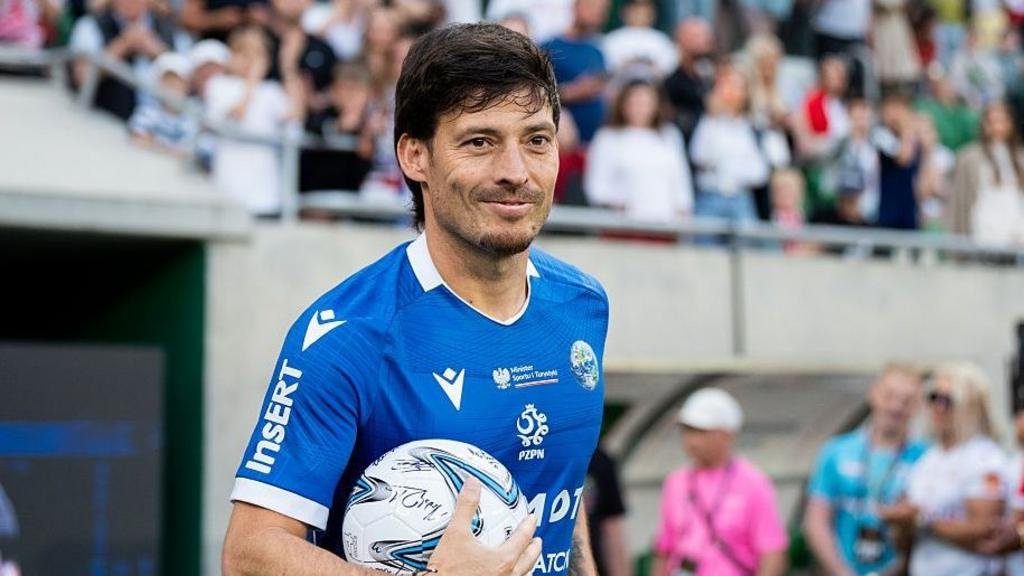 Former Man City player Silva comes out of retirement